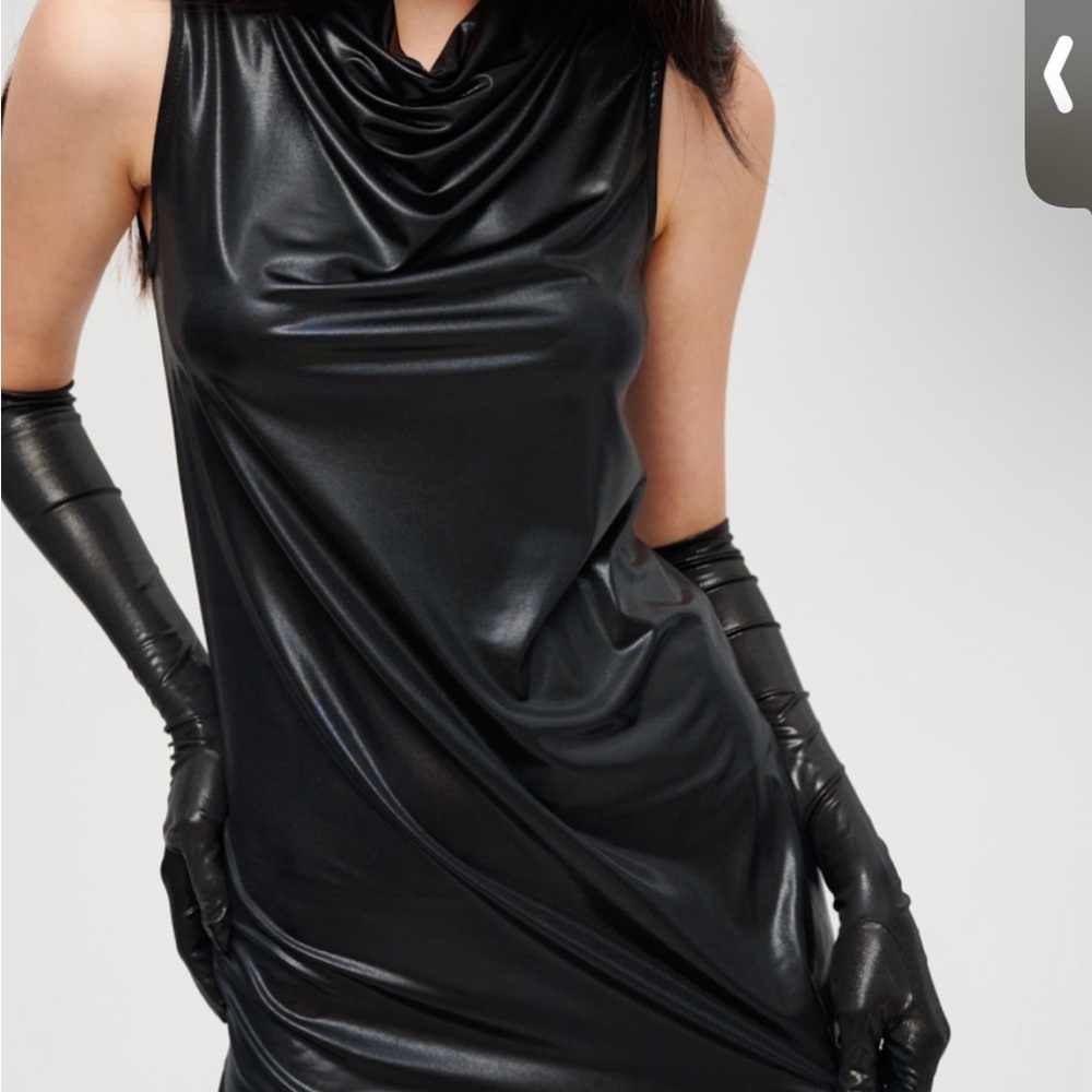 Elegant Black Sleeveless Dress